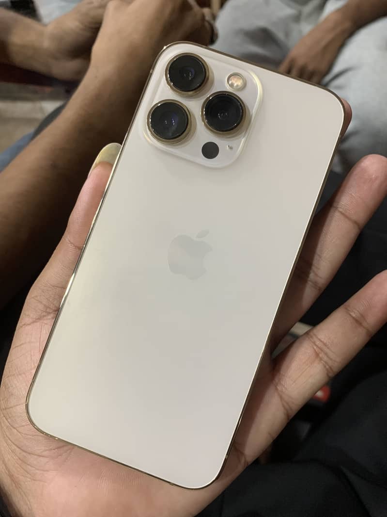 Apple iPhone 13 Pro 4