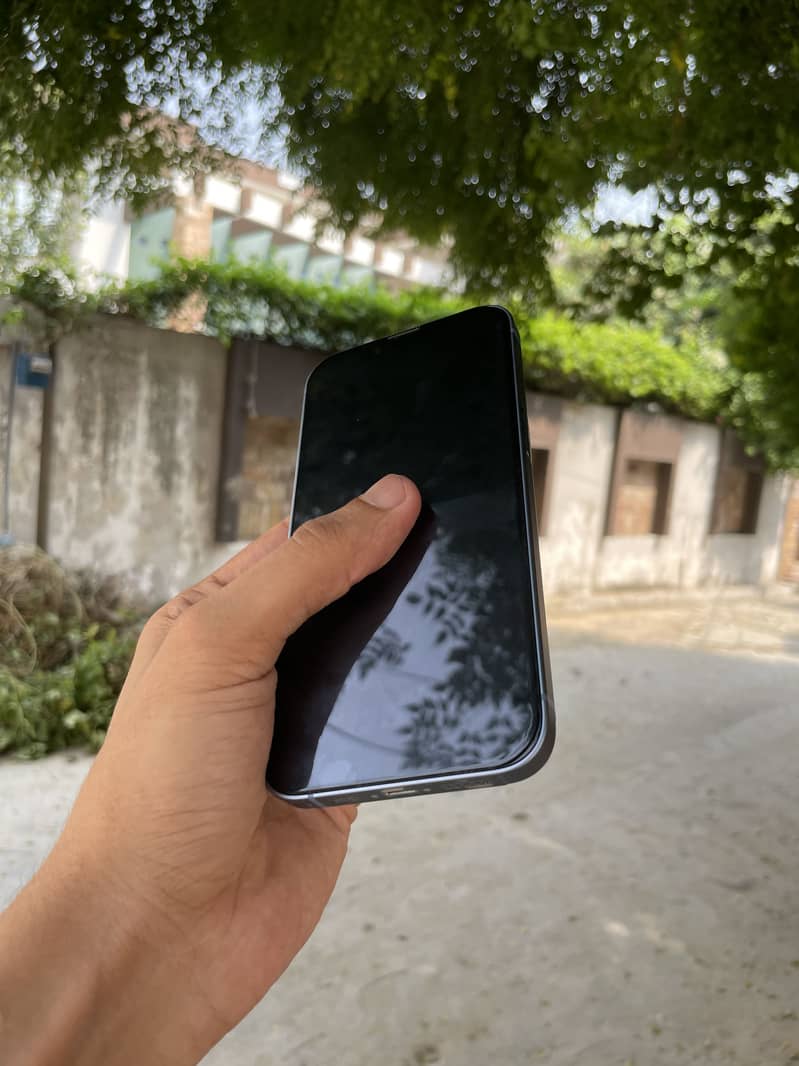 Apple iPhone 14 5