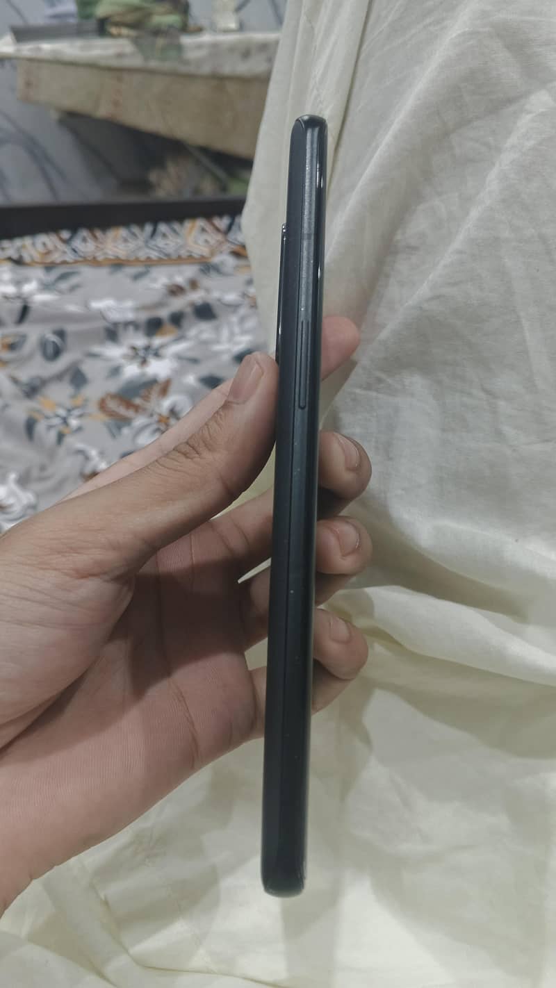 One Plus 10 Pro 4