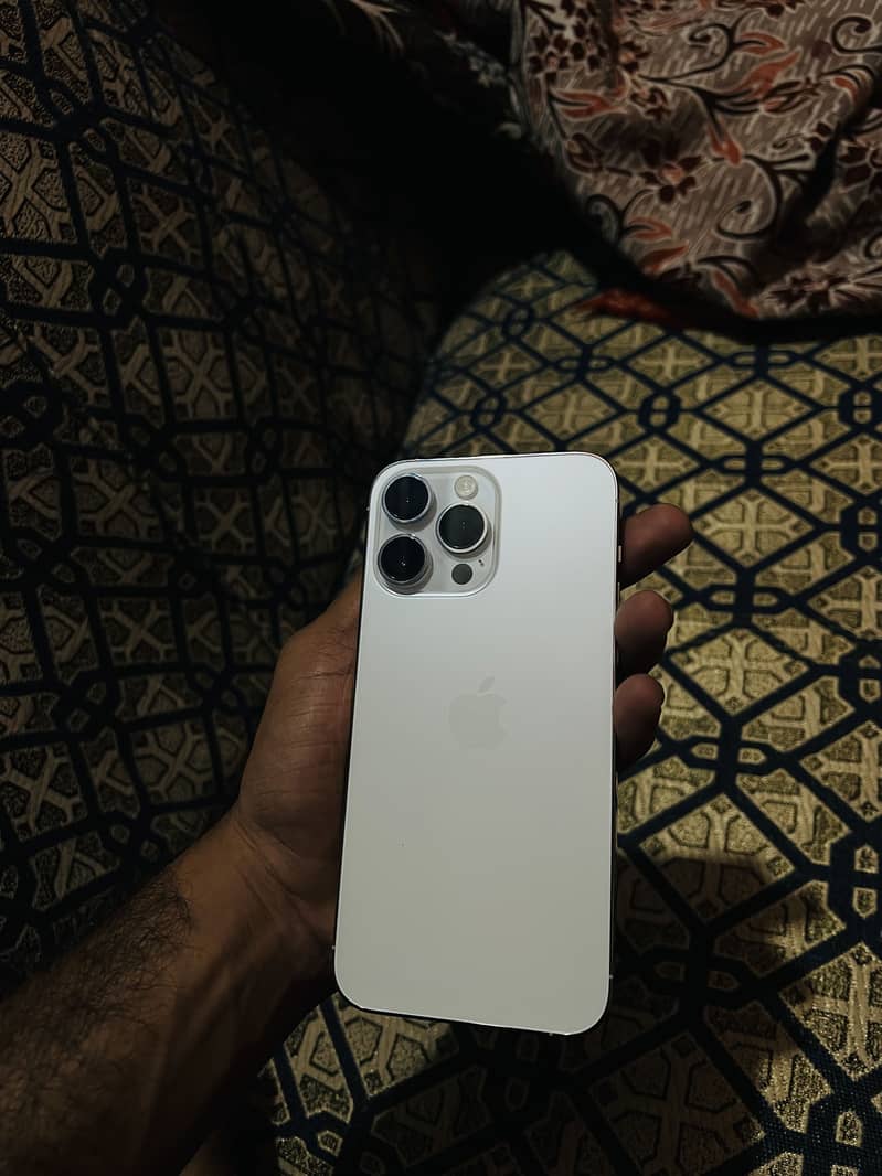 Apple iPhone 14 Pro Max 2