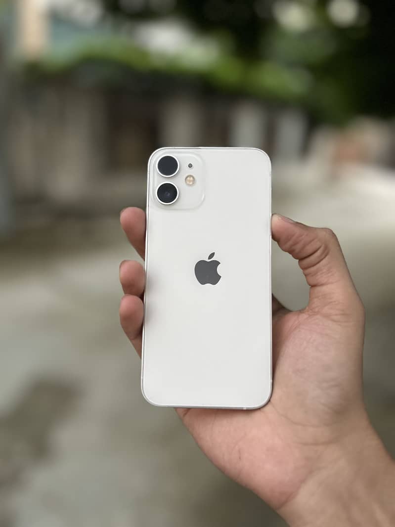 Apple iPhone 12 mini 6