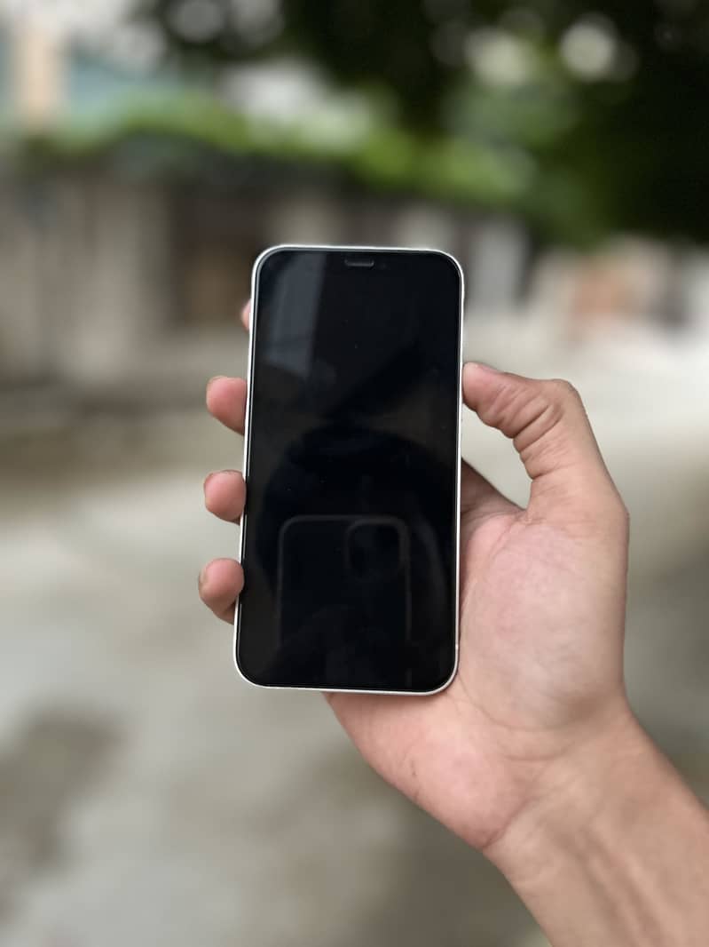 Apple iPhone 12 mini 7