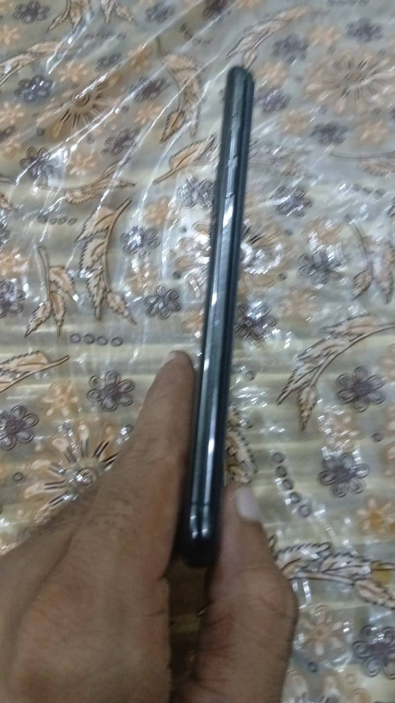 Apple iPhone 11 Pro Max 2