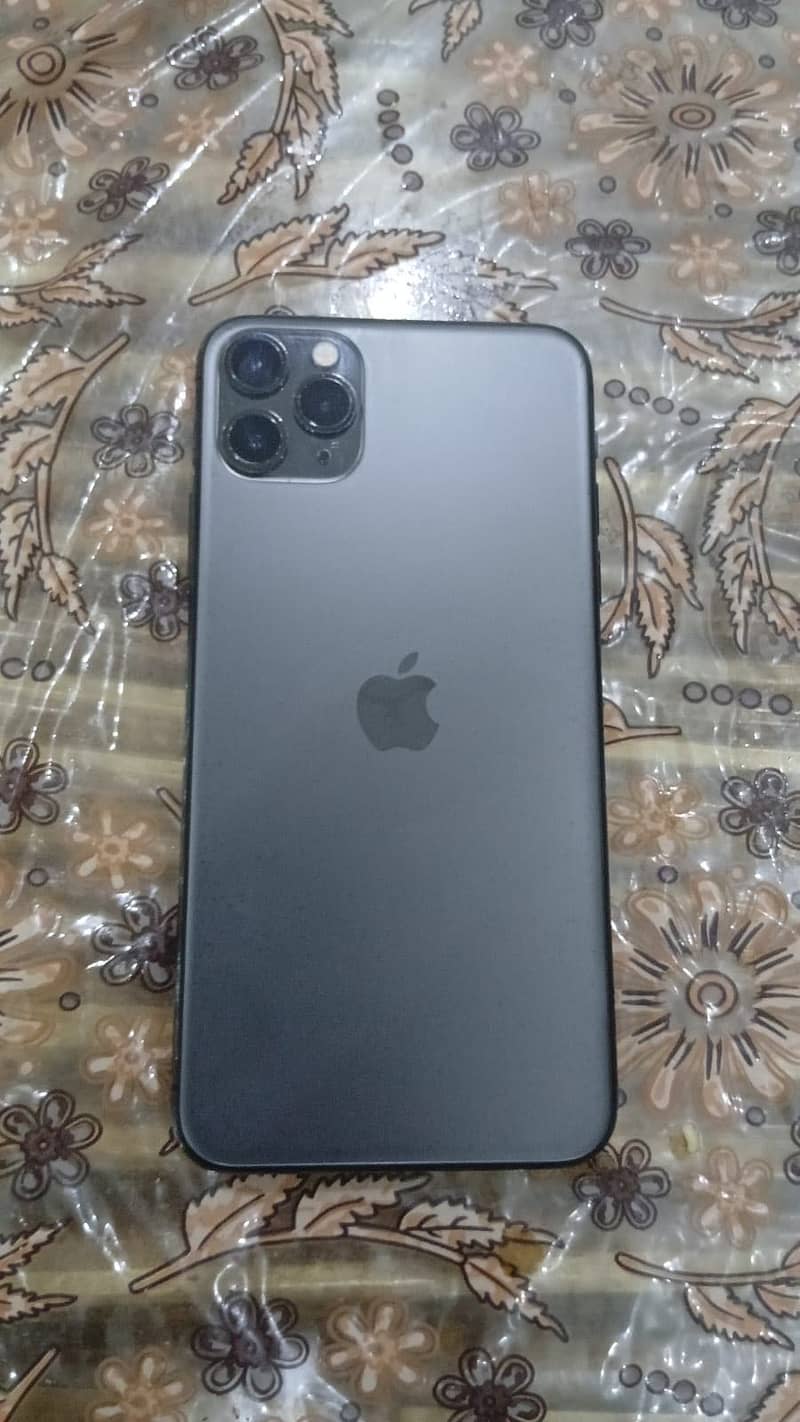 Apple iPhone 11 Pro Max 4