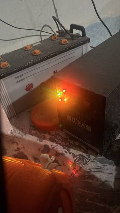 1000 W UPS - local