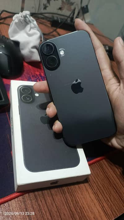 iPhone 16 - 43 Cycles in Warranty with Box