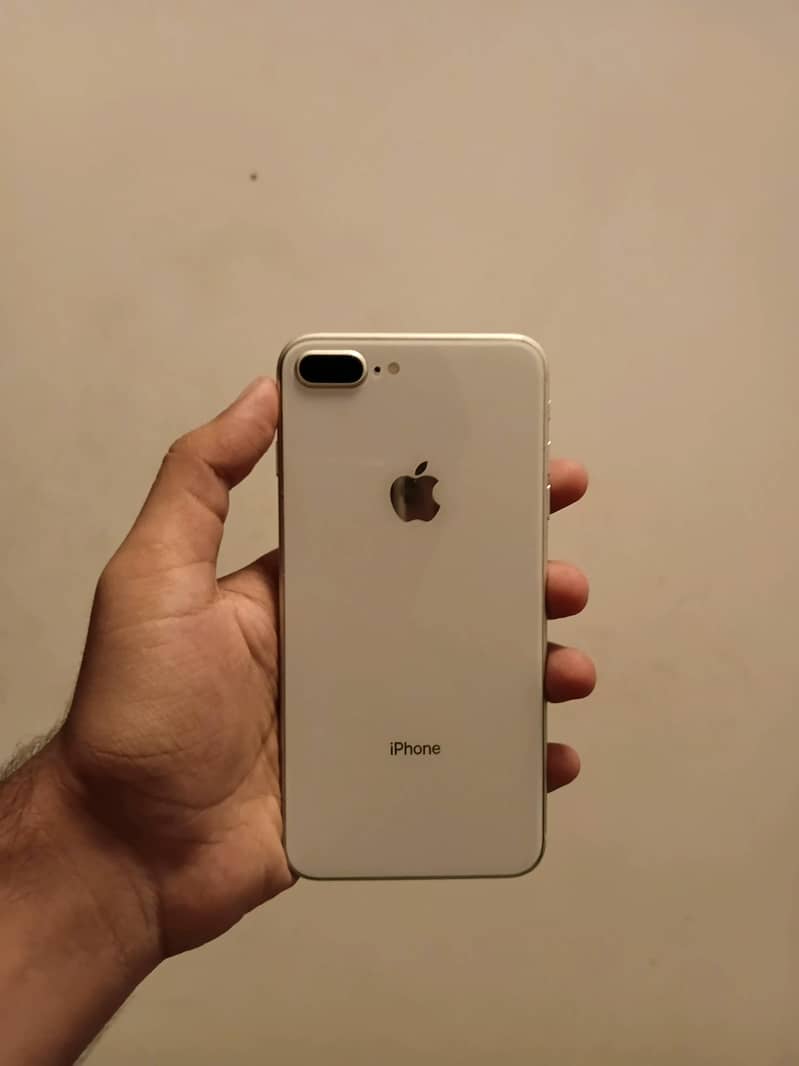 iPhone 8 Plus 0