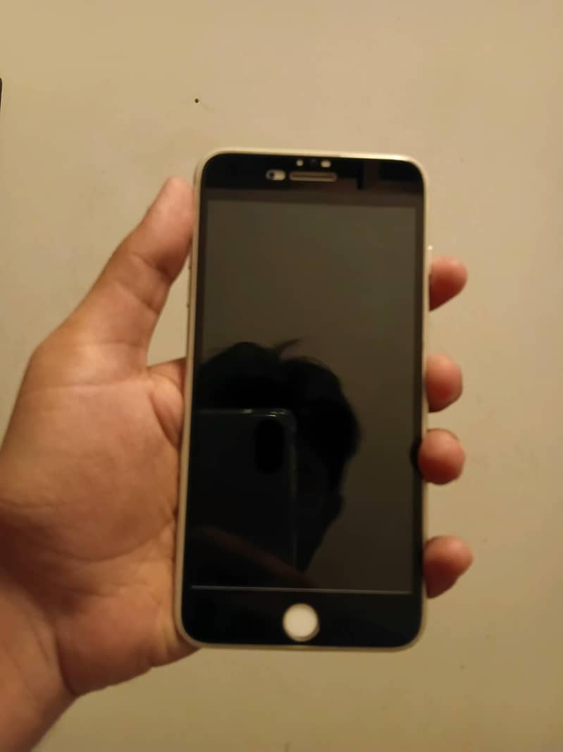 iPhone 8 Plus 1