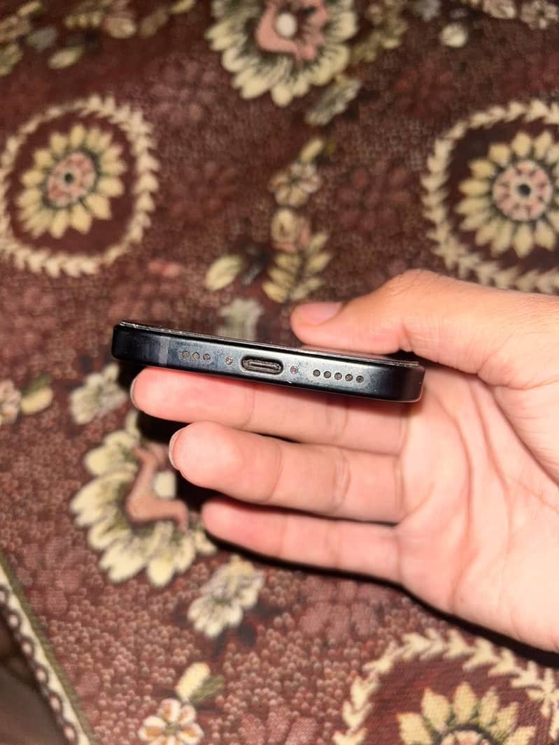 Apple iPhone 15 8
