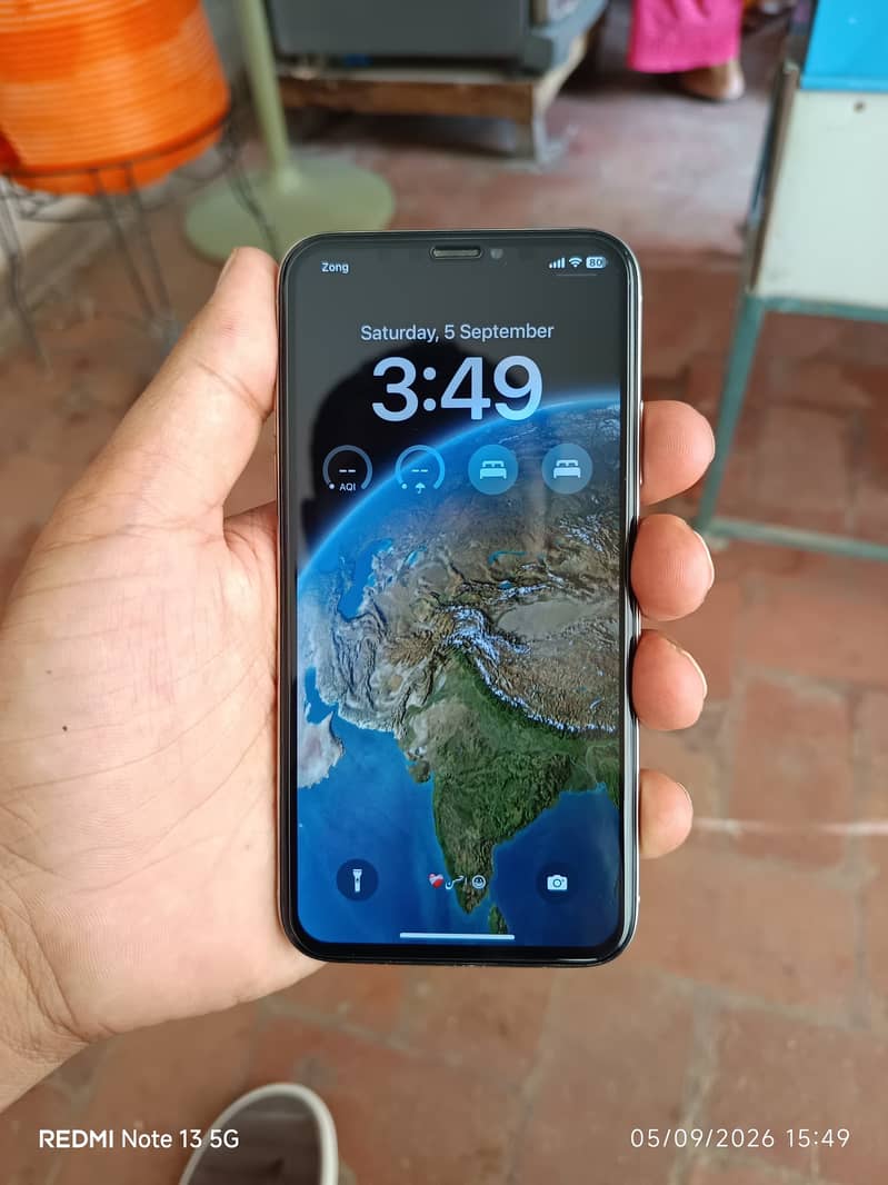 Apple iPhone X 5