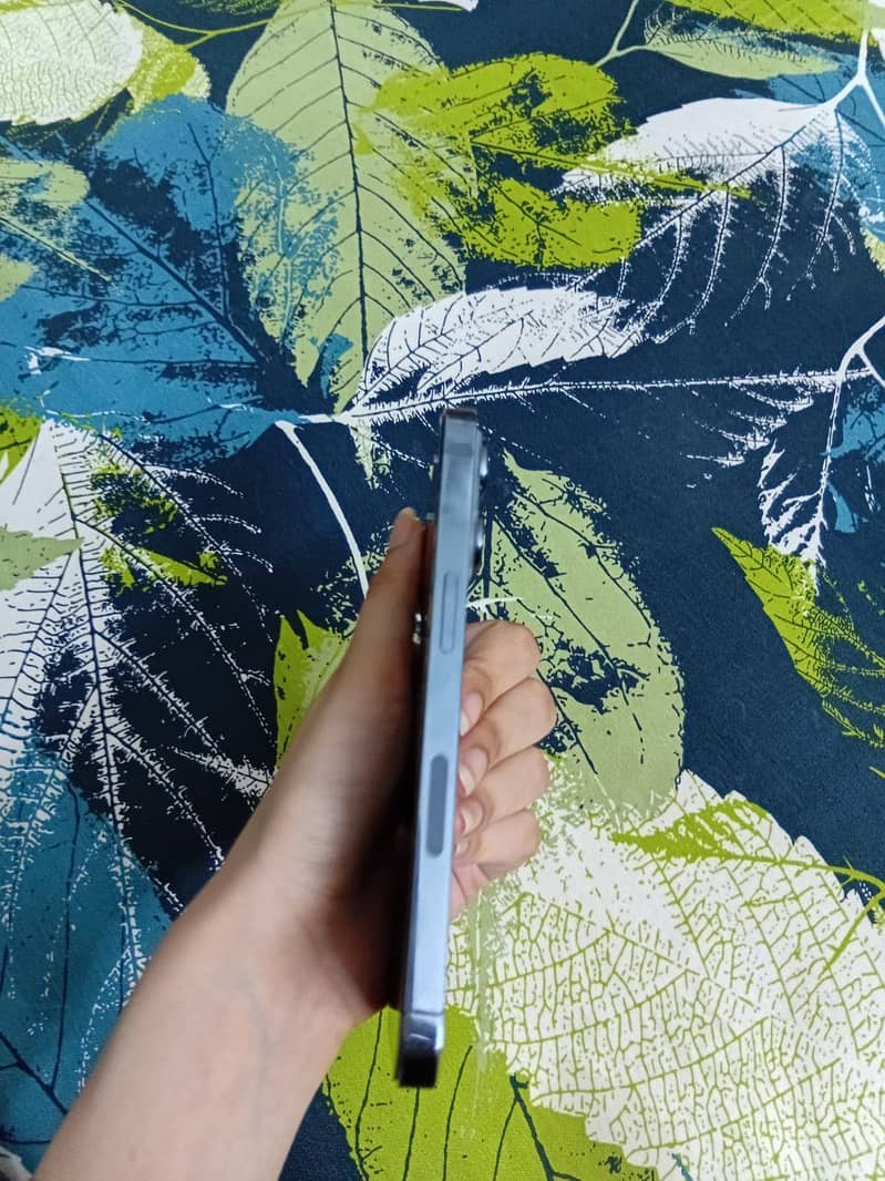 Apple iPhone 13 Pro 2
