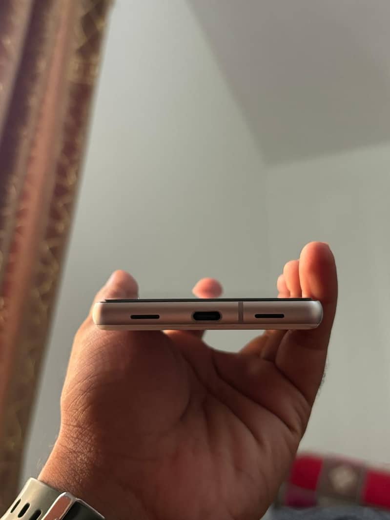 Google Pixel 7a 5
