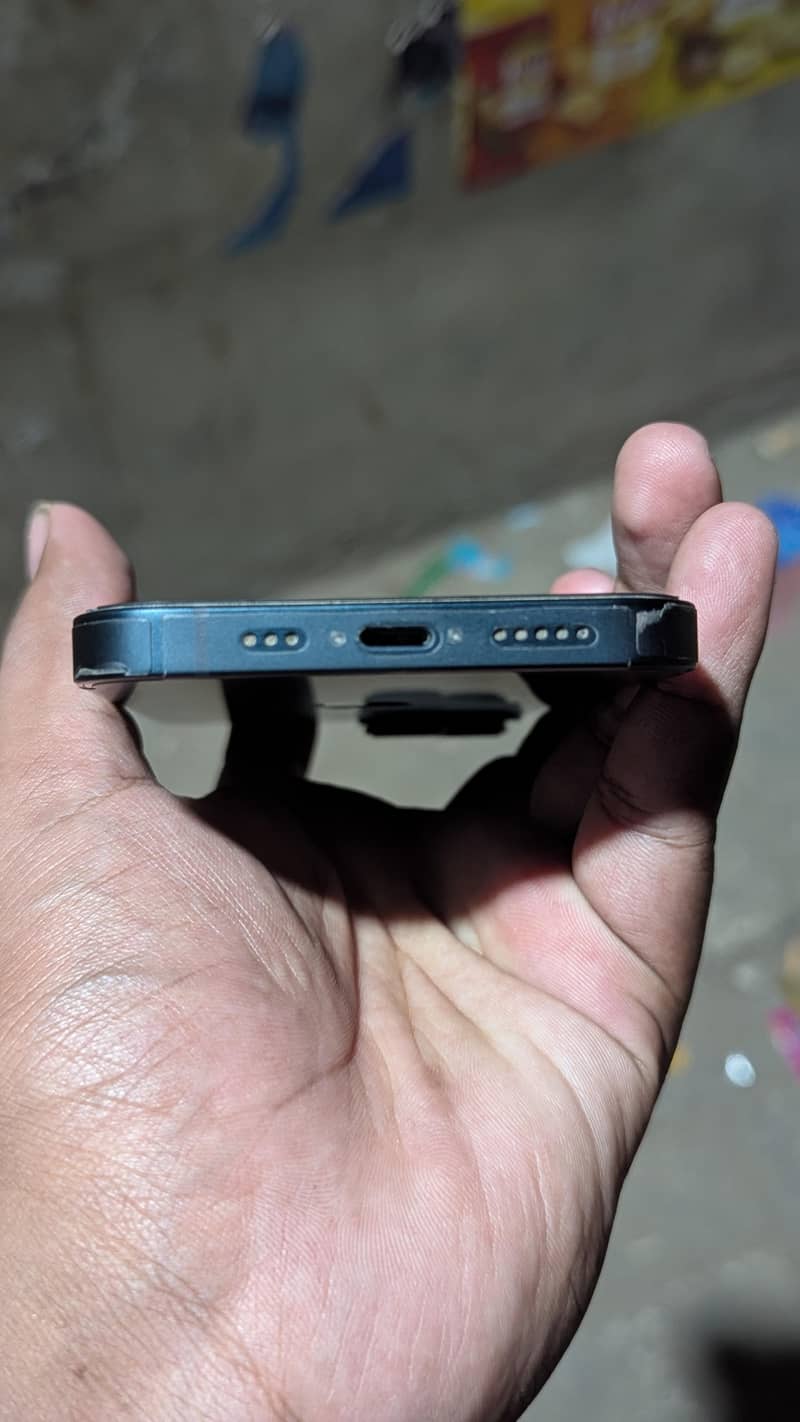 Apple iPhone 14 4