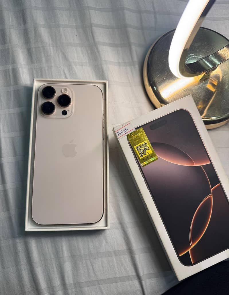 Apple iPhone 16 Pro Max 0
