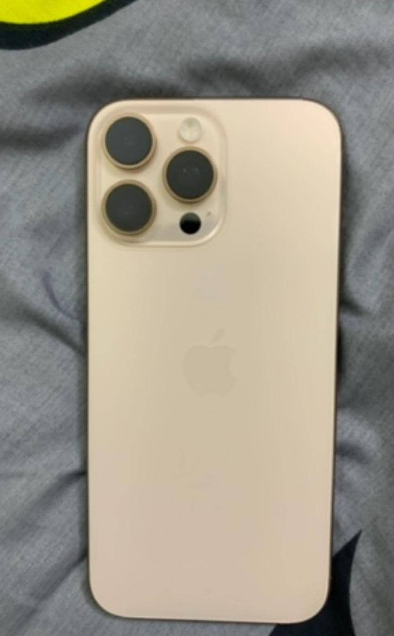 Apple iPhone 16 Pro Max 3