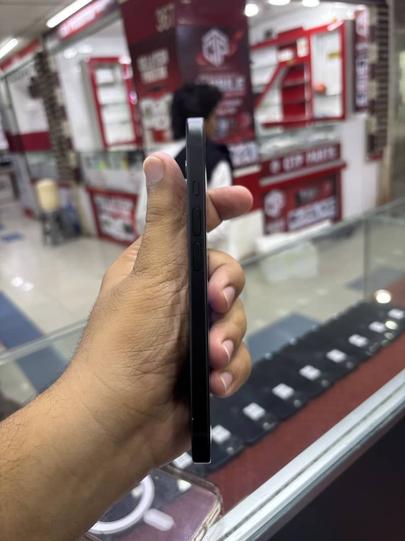 Apple iPhone 15 2