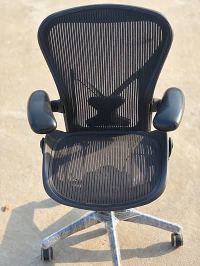Herman Miller Aeron Chair Size B Karachi.