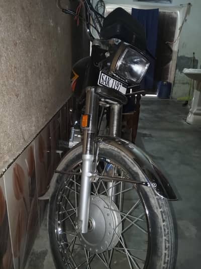 urgent sale all ok head ka Kam hona ha bus vobi taimak chain ka