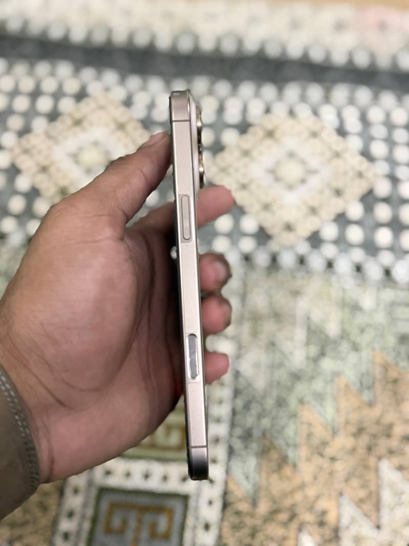 iPhone 16 pro max 0