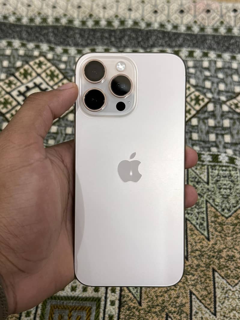 iPhone 16 pro max 1