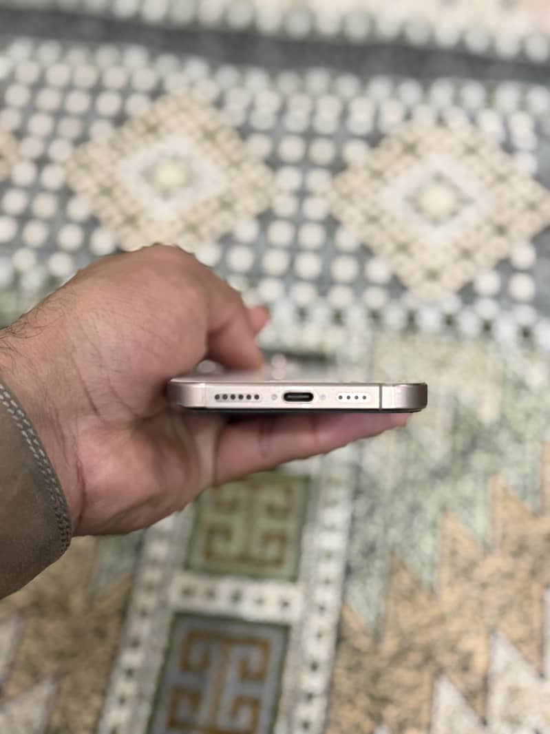 iPhone 16 pro max 2