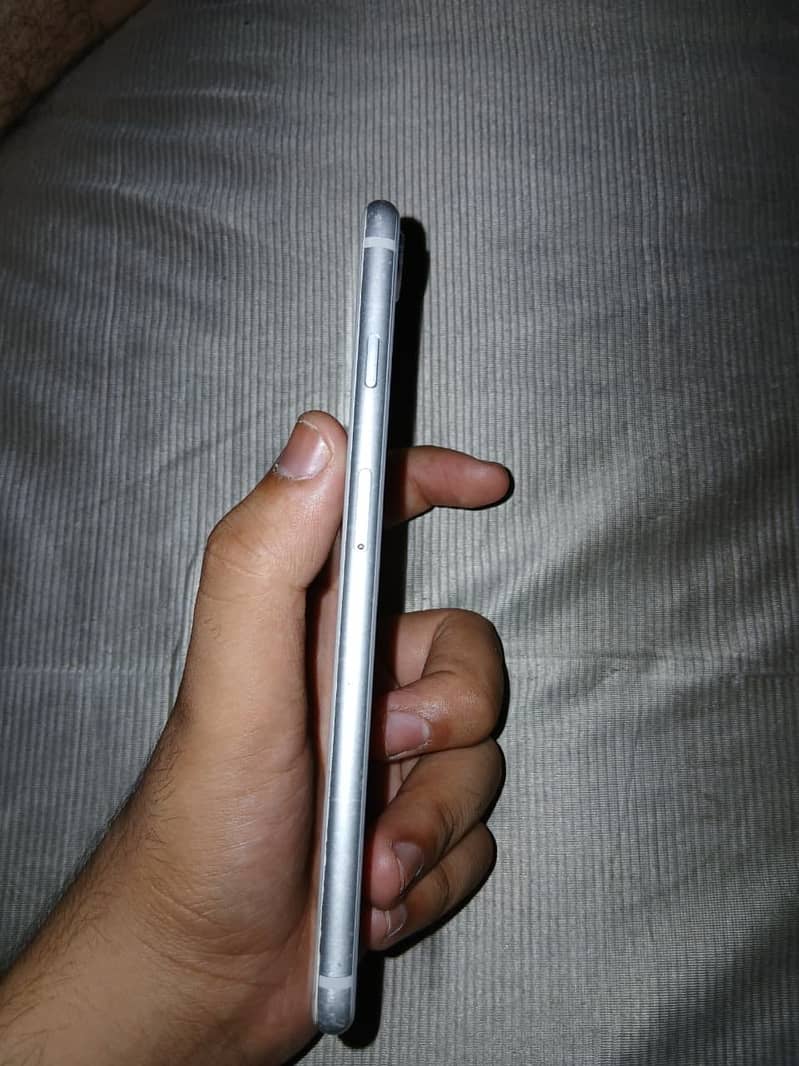 Apple iPhone 8 Plus 7
