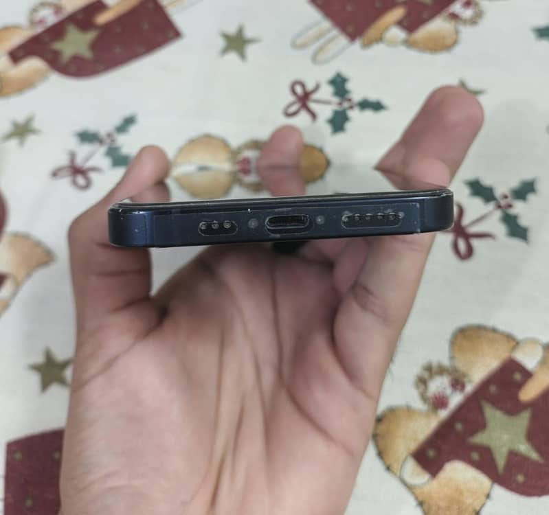 Apple iPhone 13 3
