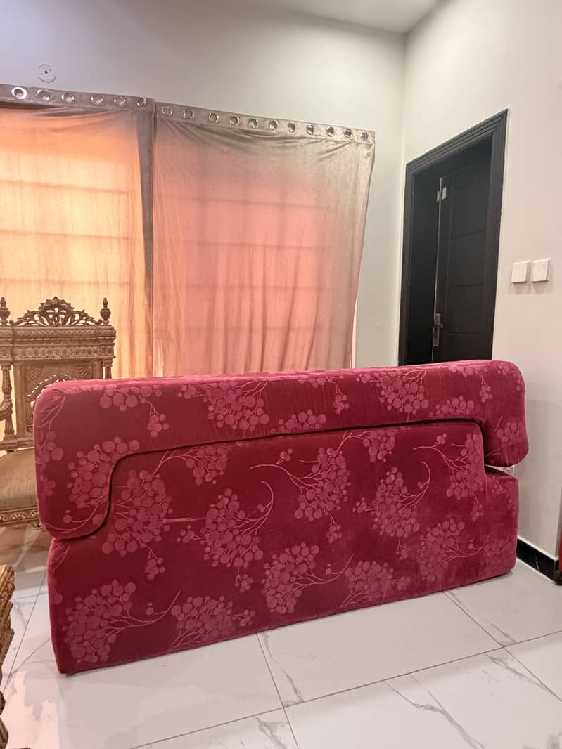 Sofa come bed 1