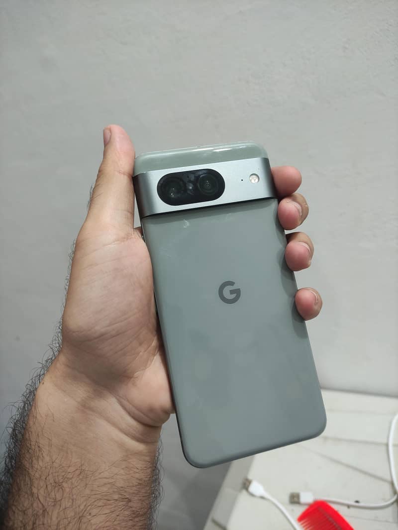 Google Pixel 8 4