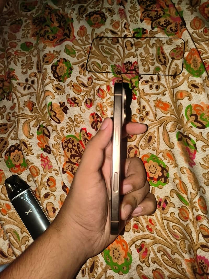 Apple iPhone 16 Pro 5