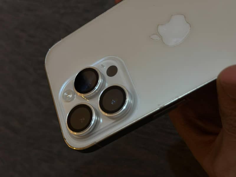 Apple iPhone 14 Pro 4