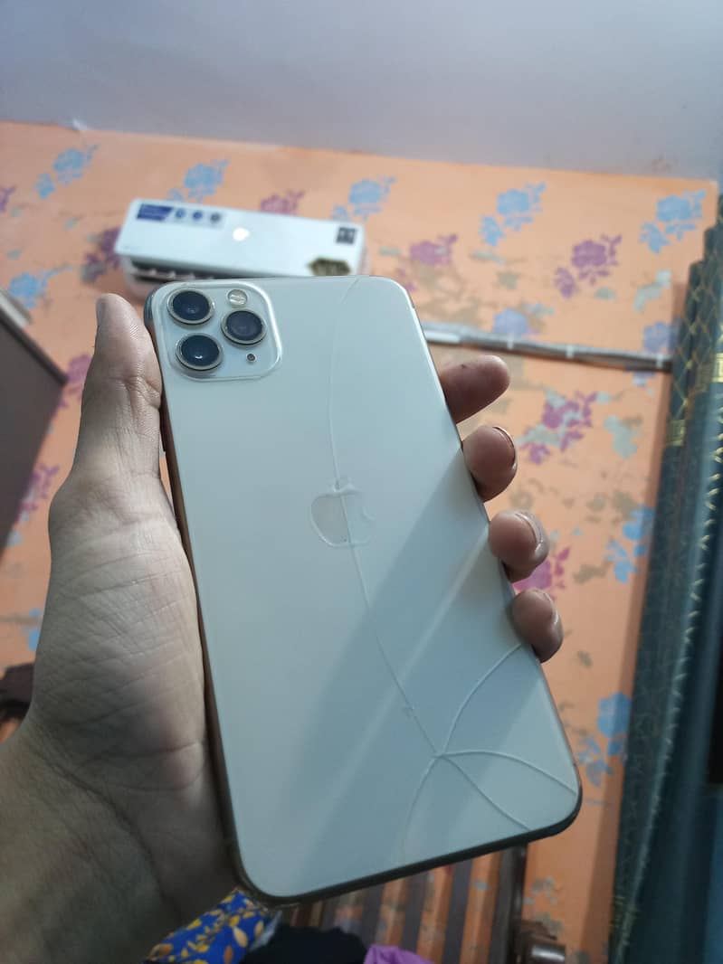 iPhone 11 Pro Max 3