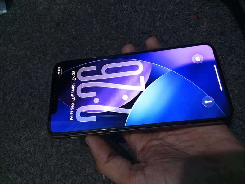 iPhone 11 Pro Max 5