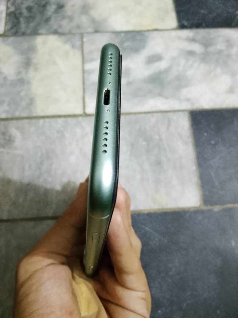 Apple iPhone 11 6