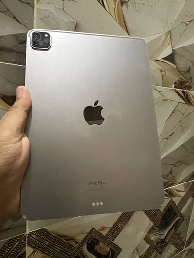IPAD PRO 2022 M2 chip  128Gb Glass break Only