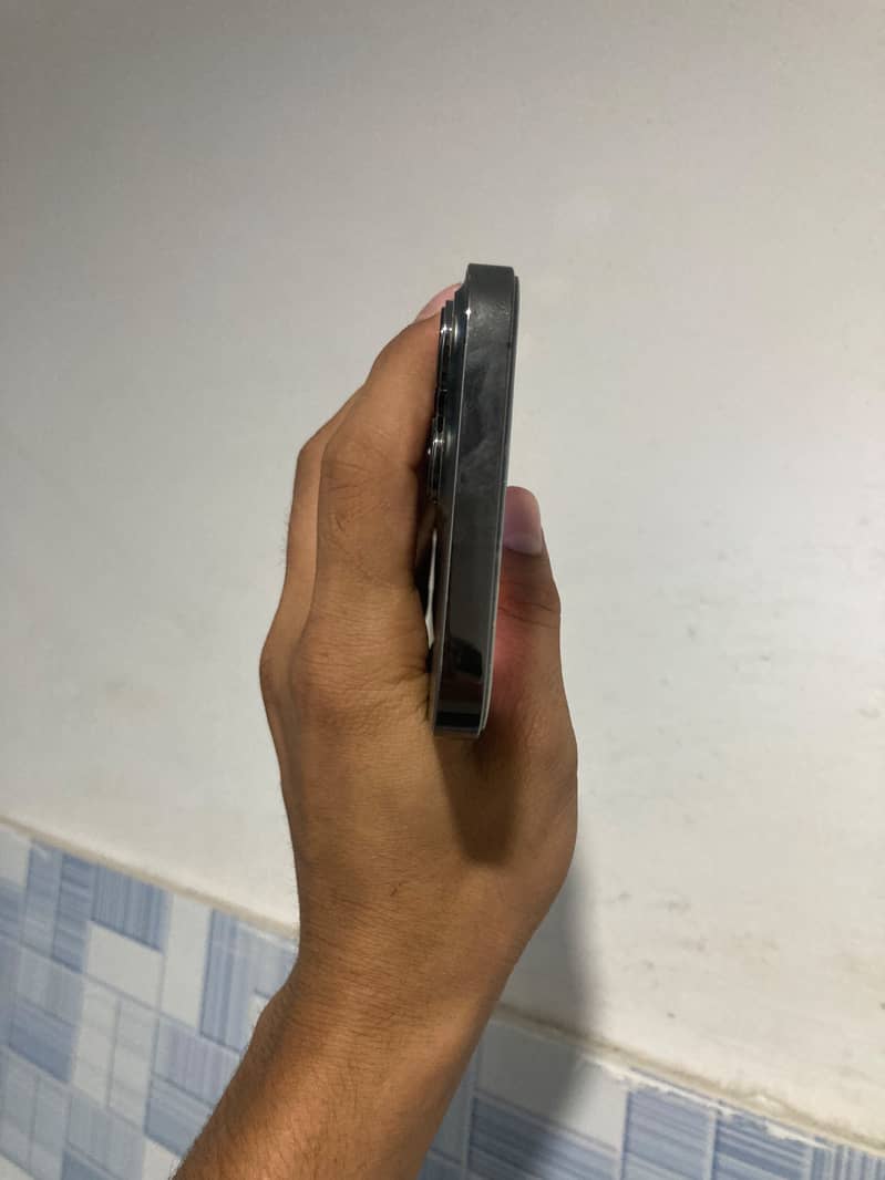 Apple iPhone 13 Pro Max 4