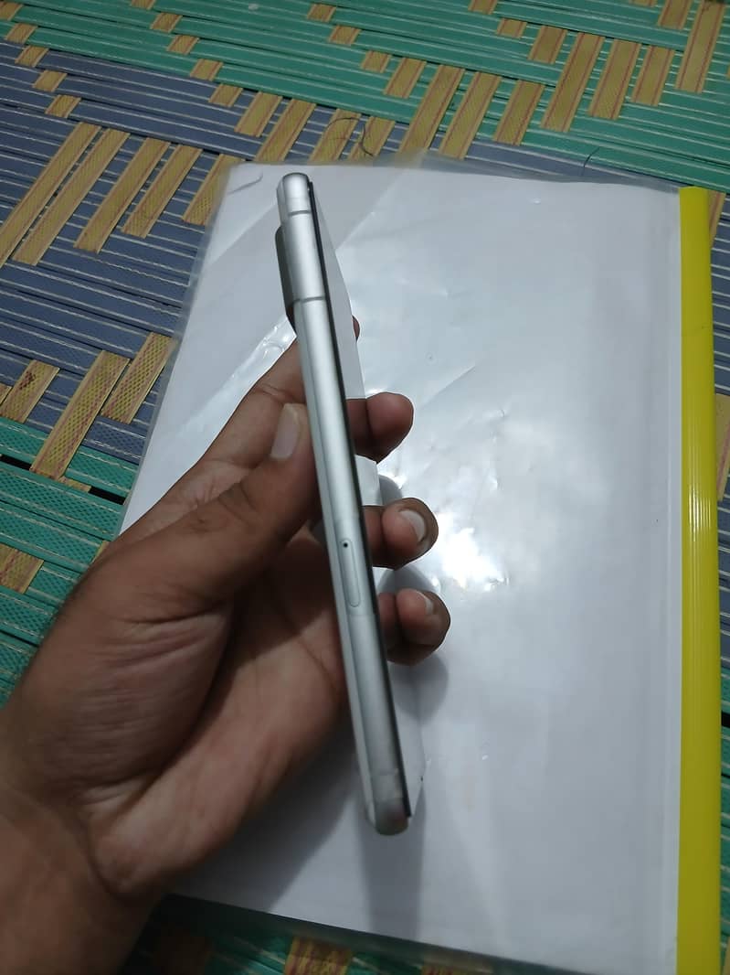 Google Pixel 7 4
