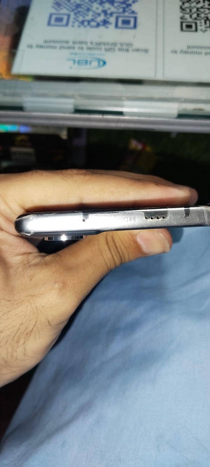 Tecno CAMON 40 Pro 4