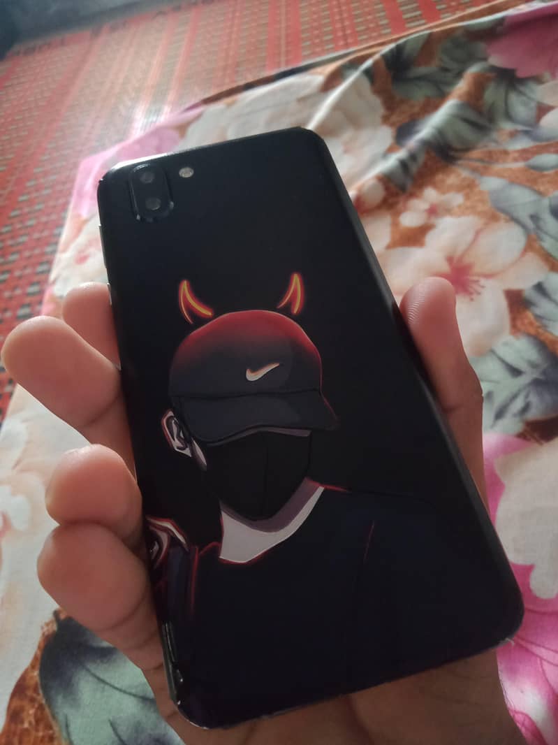 Sharp Aquos R2 4