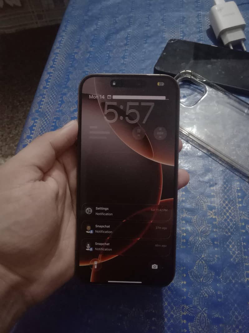 Apple iPhone 16 Pro Max 0