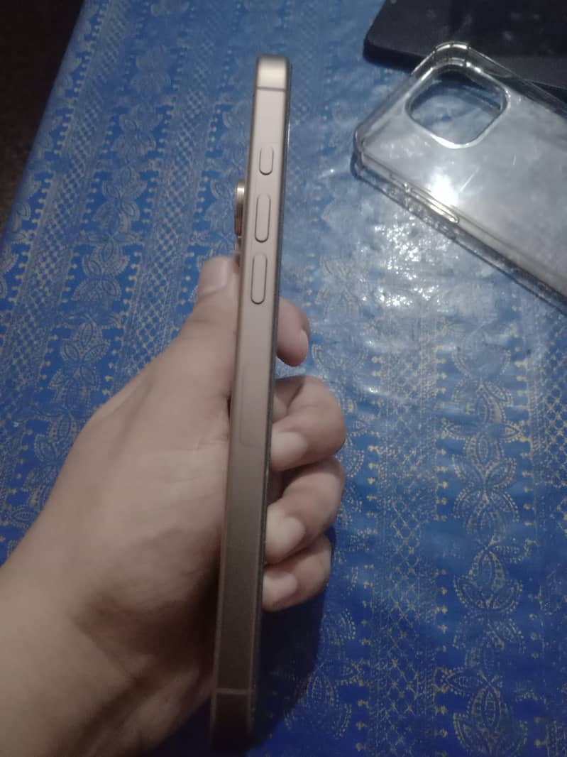 Apple iPhone 16 Pro Max 3