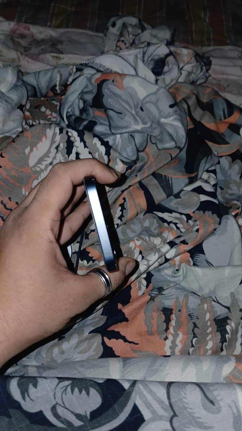 Apple iPhone 12 2