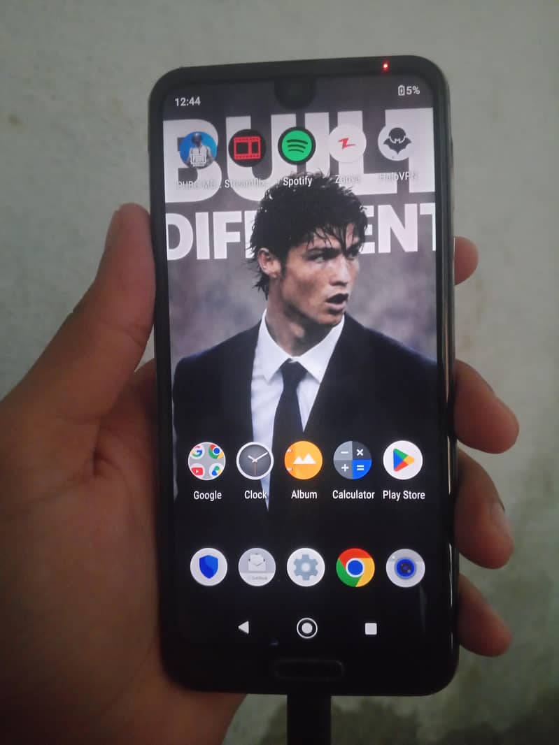 Sharp Aquos R2 1