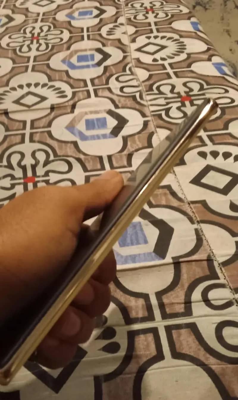 Tecno CAMON 30S 4