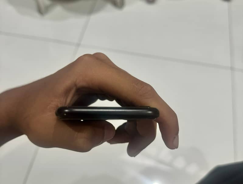 Apple iPhone SE notopened 3