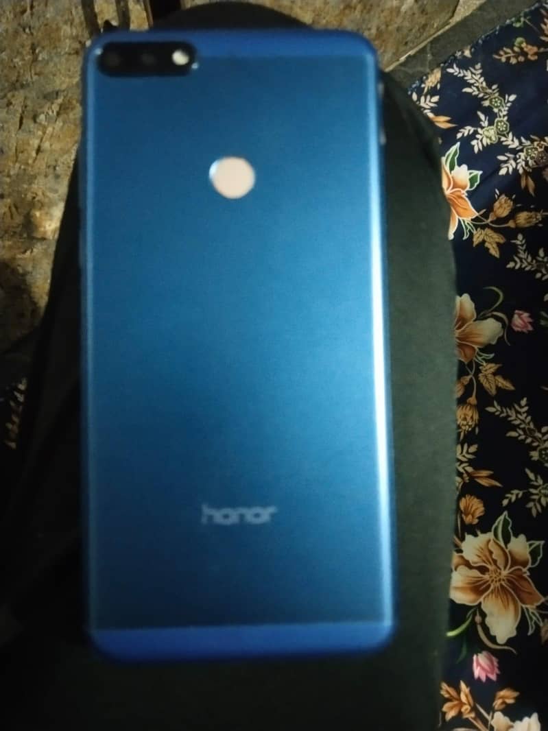 Honor 7C 1