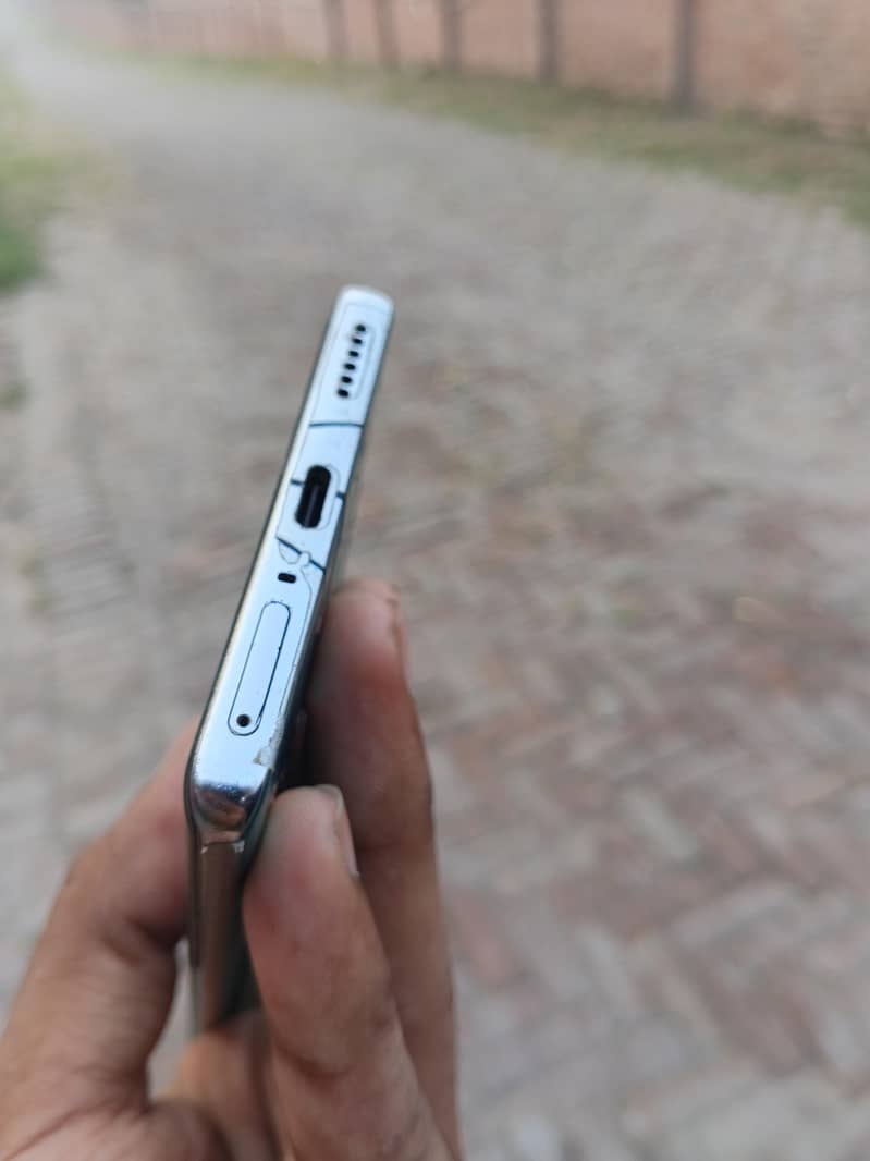 Tecno CAMON 40 Pro 6