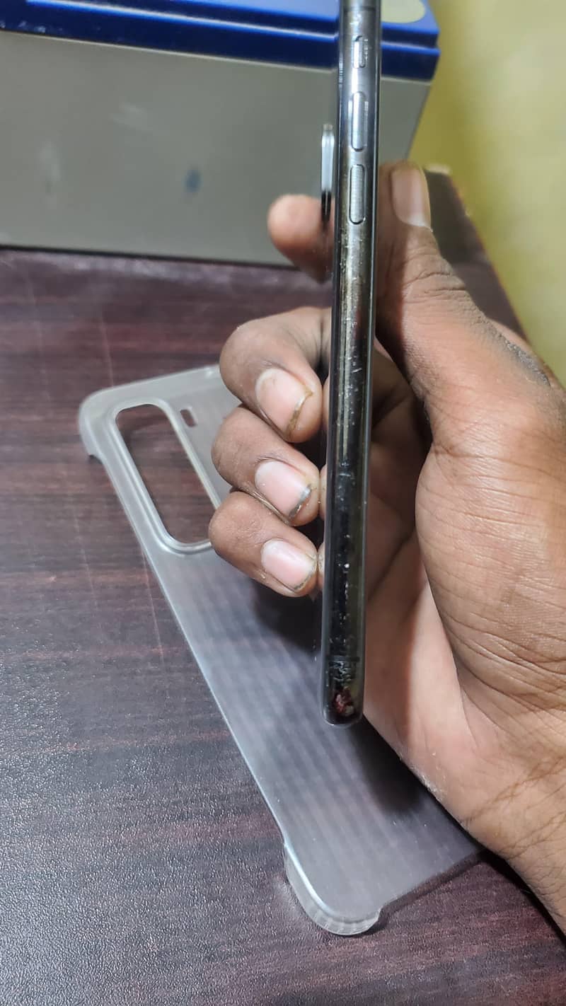 Apple iPhone X 3