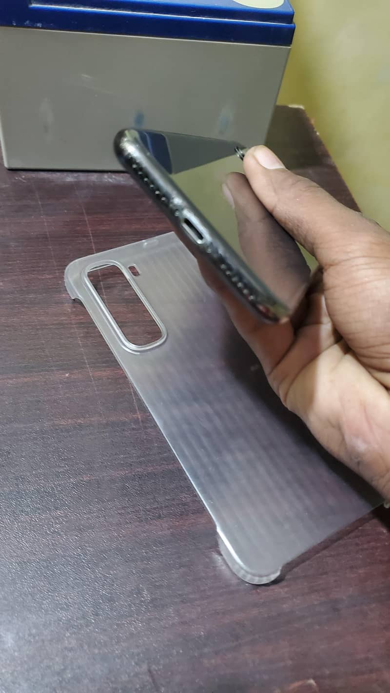 Apple iPhone X 5