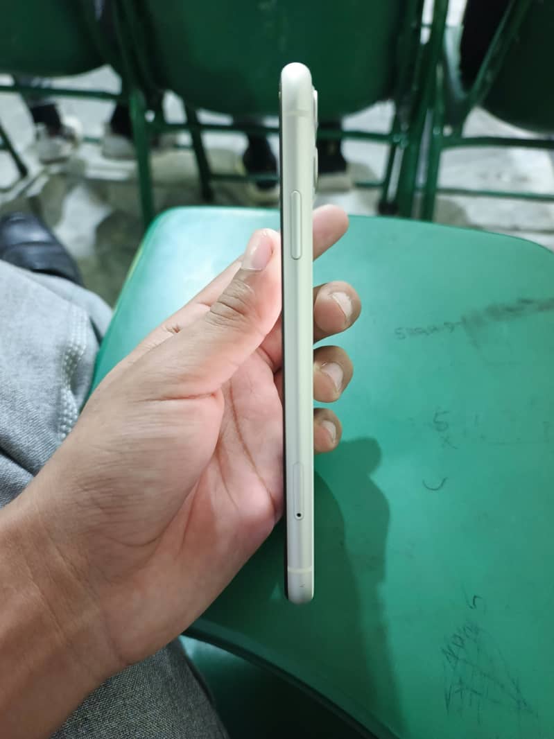 Apple iPhone 11 2